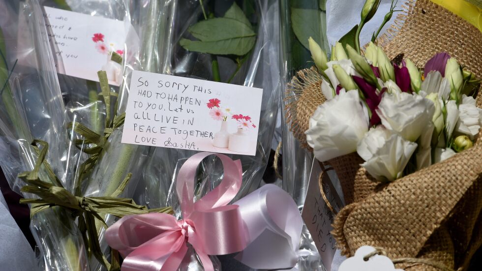 Австралия е в траур след смъртта на двамата заложници в Сидни