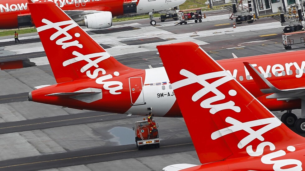 Самолет на AirAsia вероятно се е разбил на път за Сингапур (ОБНОВЕНА С ВИДЕО)