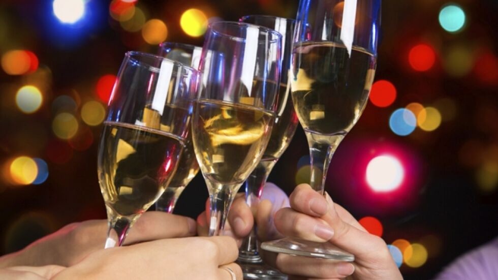 За новогодишната трапеза: Съвети при сервиране на виното