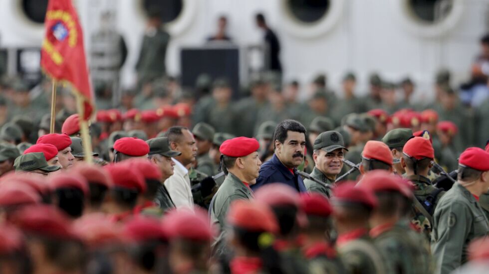 Венецуелският президент призова армията да се готви за борба 