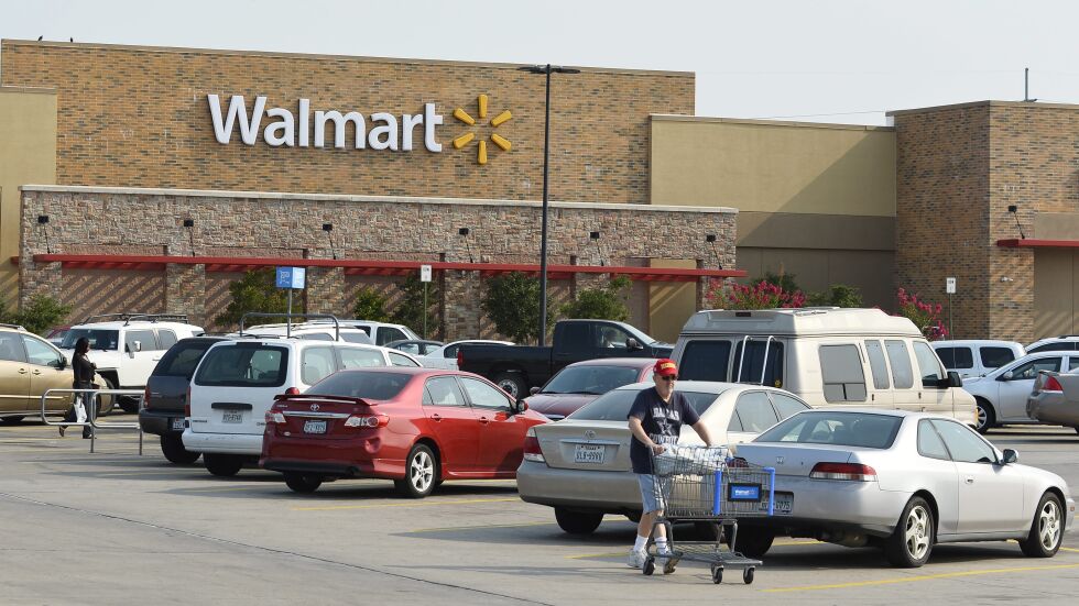 Неизвестен мъж откри стрелба в супермаркет в Пенсилвания 