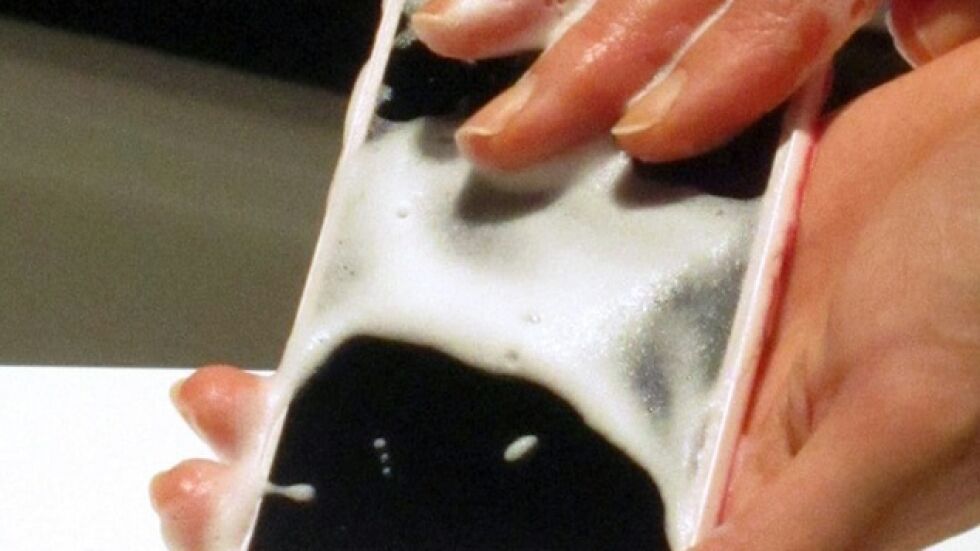 Този смартфон може да бъде измит с вода и сапун