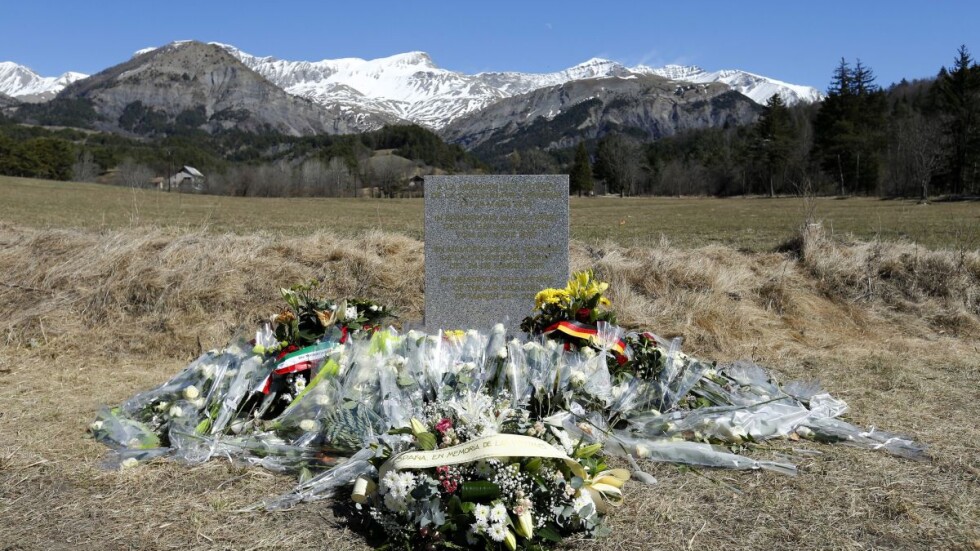 Равносметката 2015: Самолетна трагедия в Алпите потресе света
