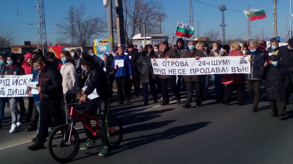 Жители с. Труд отново блокираха пътя Пловдив – Карлово заради централа за биомаса