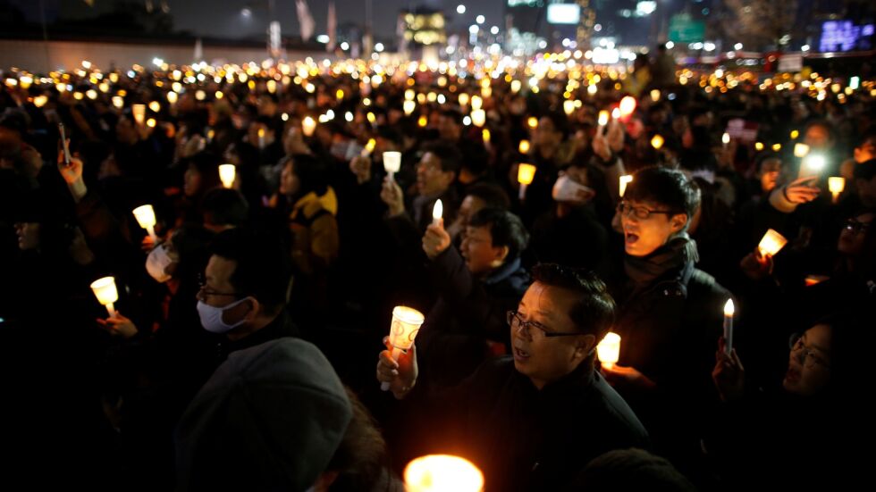 2,3 млн. души поискаха оставката на южнокорейската президентката 