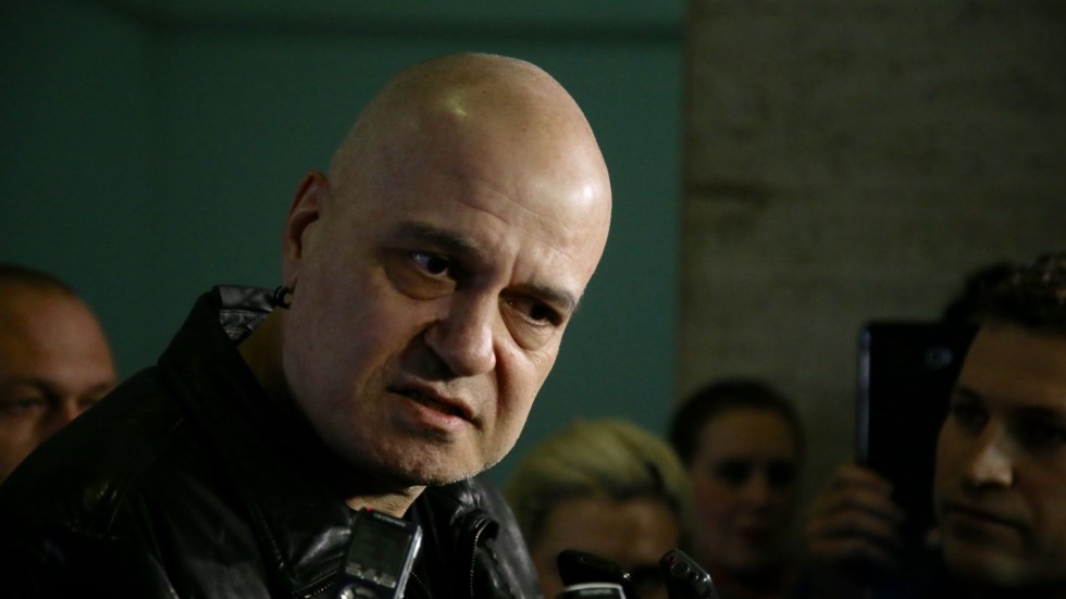 Трифонов: Ако има справедливост, Василев и Петков трябва да бъдат арестувани за държавна измяна