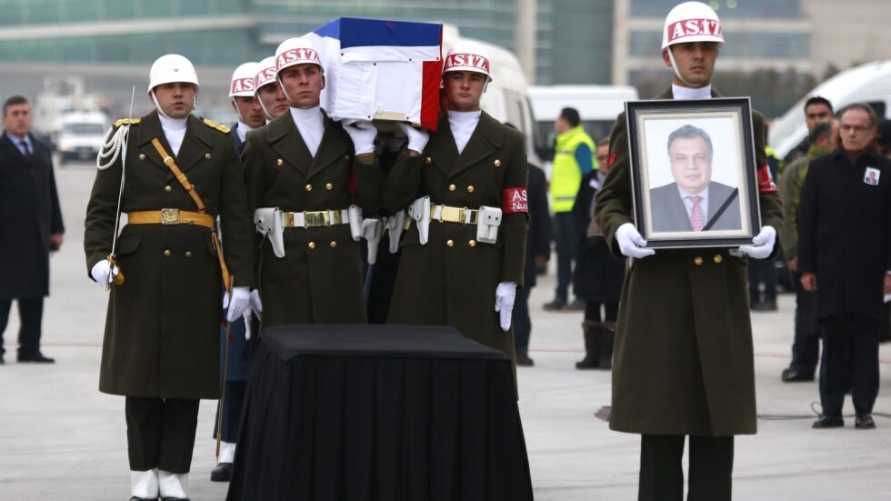 Погребват убития в Турция руски посланик