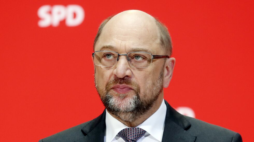 Социалдемократите в Германия още не са решили дали ще преговарят с Меркел
