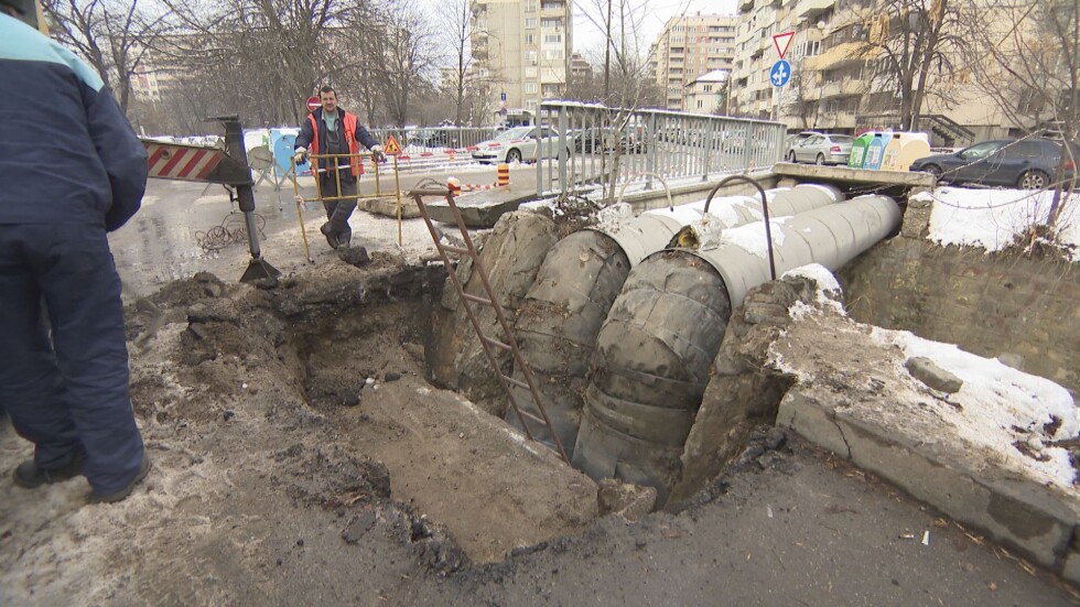 Засегнатите от аварията в София квартали остават без парно и през нощта