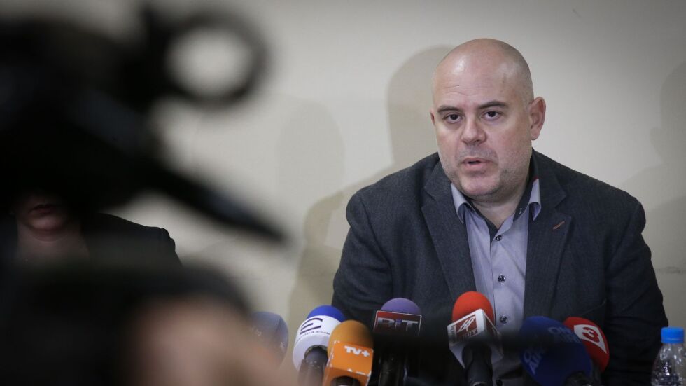 Гешев: Тарифата за българско гражданство е стигала 8000 евро 