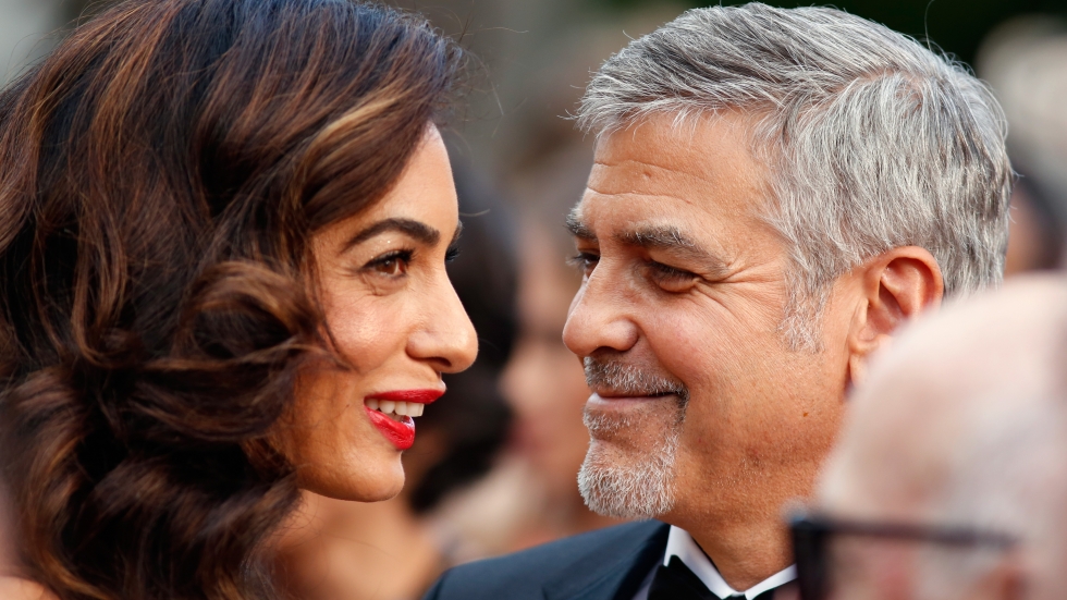 Ето така се прави: Джордж и Амал Клуни се извиниха предварително за това, че децата им може да плачат в самолета