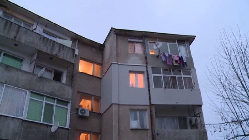Майка откри трупа на детето си в жилището им в Момчилград