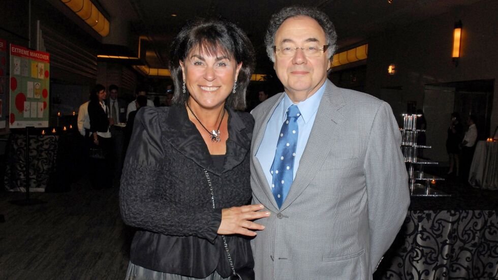 Канадският милиардер Бари Шърман и съпругата му са починали от удушаване