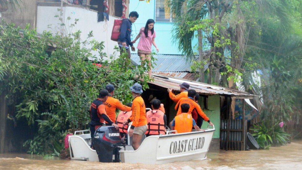 Броят на загиналите при наводненията на Филипините достигна 200 (СНИМКИ)