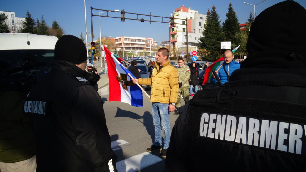 Полиция и жандармерия не допуснаха блокада на Е-79 при Благоевград (СНИМКИ)