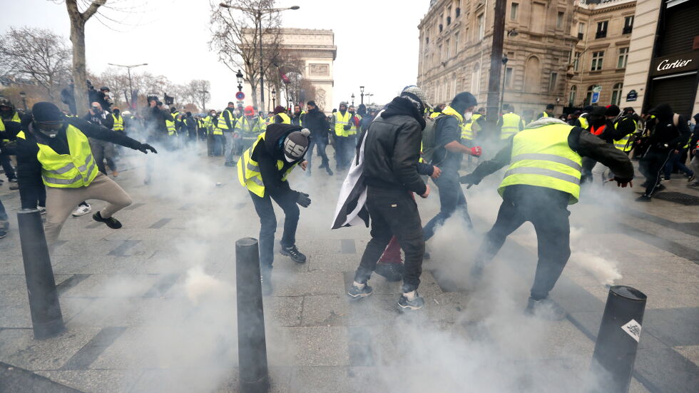 Макрон прави обръщение към французите след протестите на "жълтите жилетки"