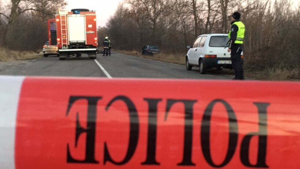 Жена загина, а шестима са ранени в тежка катастрофа на Подбалканския път
