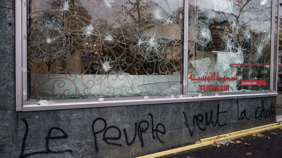 Погромът в Париж: Как се справят собствениците на разграбените магазини? 