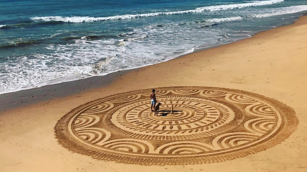 Португалец създава житни кръгове върху плажовете на Атлантическия океан (СНИМКИ+ВИДЕО) 