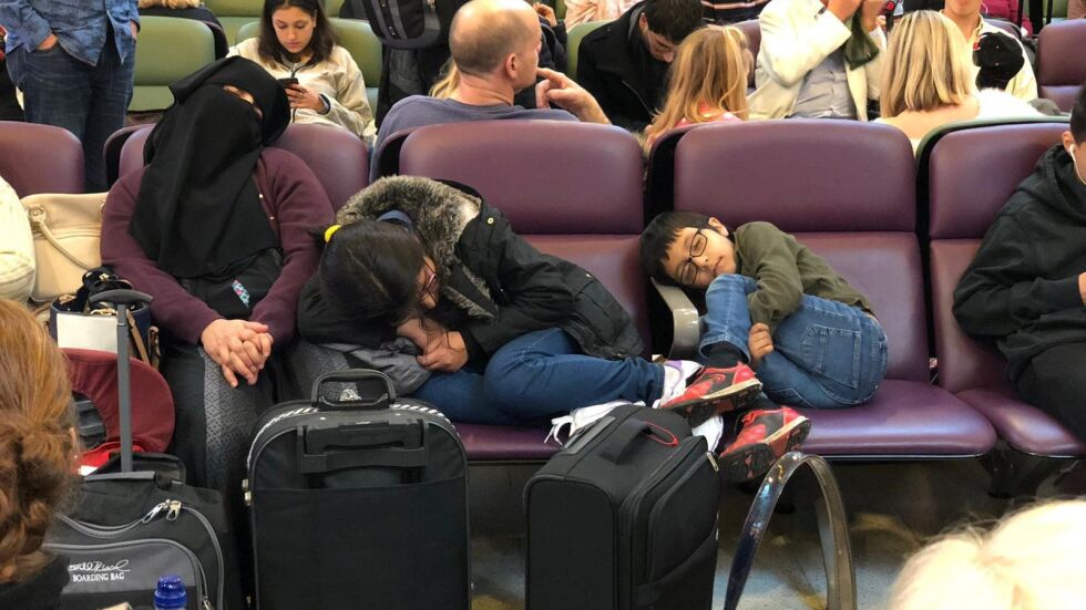 Хиляди пътници са блокирани в Лондон и на други летища в Европа