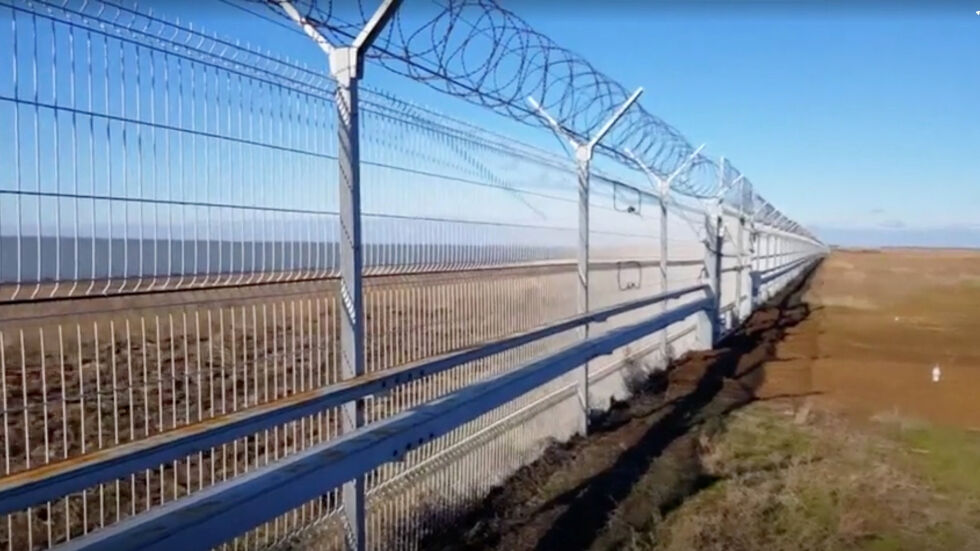 Москва постави ограда на Крим