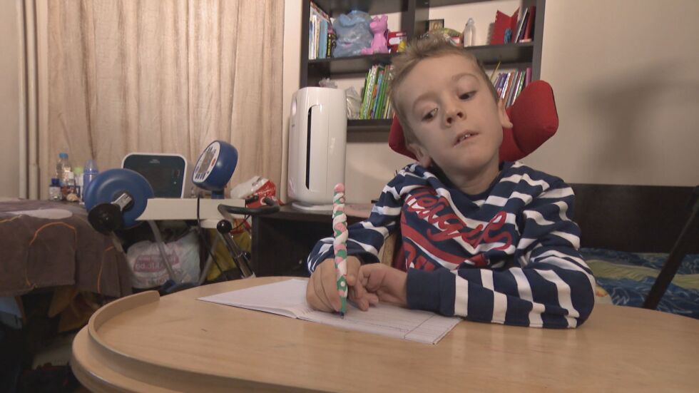 9-годишно българче с тежка диагноза не получи лечение в Румъния 