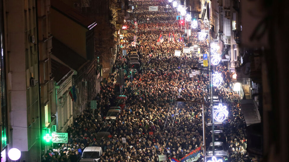 Хиляди сърби протестираха срещу президента Александър Вучич в Белград (СНИМКИ И ВИДЕО)