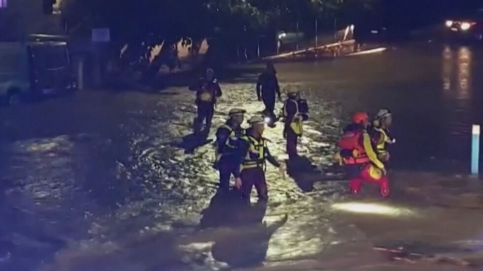 Двама души загинаха при наводнения във Франция