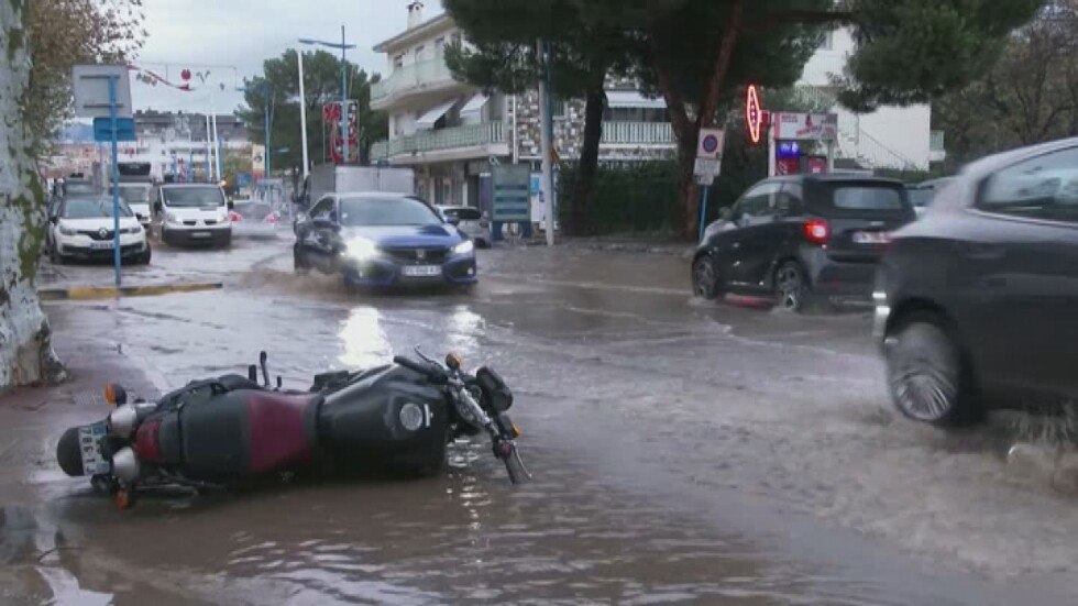 Над 60 000 домакинства във Франция останаха без ток заради проливни дъждове