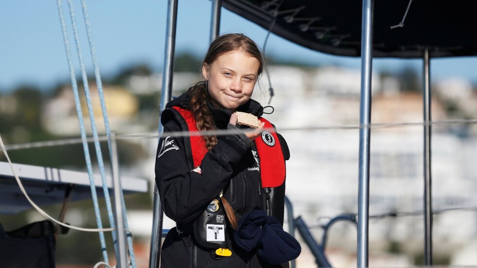 Грета Тунберг пристигна в Европа с яхта, за да участва в преговорите за климата