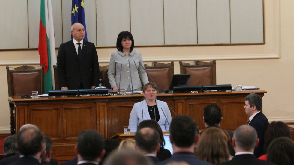 Деница Сачева официално вече е министър на труда и социалната политика (ОБЗОР)