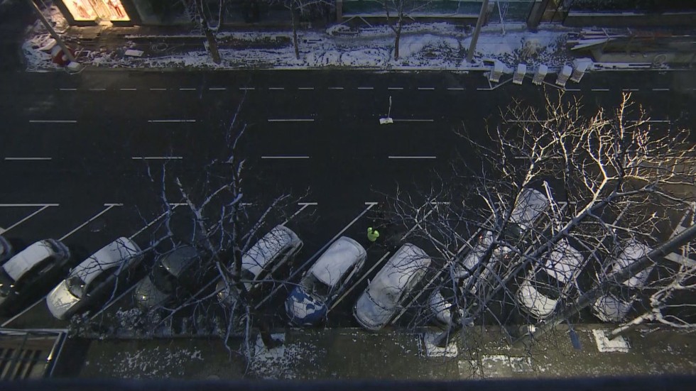 Нестандартни паркоместа в София: Каква е причината дължината им да е почти двойна?