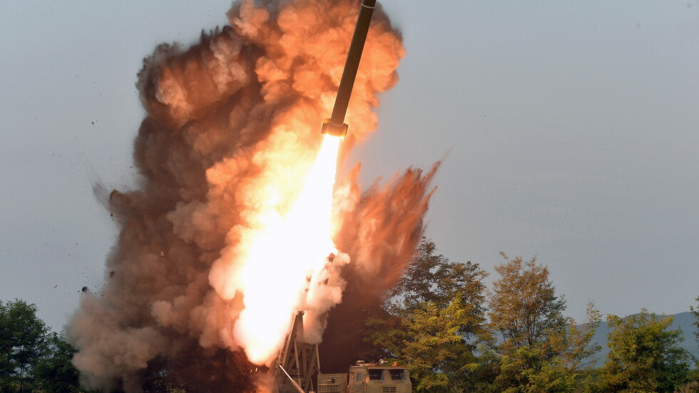 Северна Корея извършила "важен опит" на ракети с голям обсег