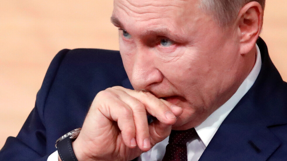 Рейтингът на руския президент Владимир Путин падна до рекордно ниско ниво 