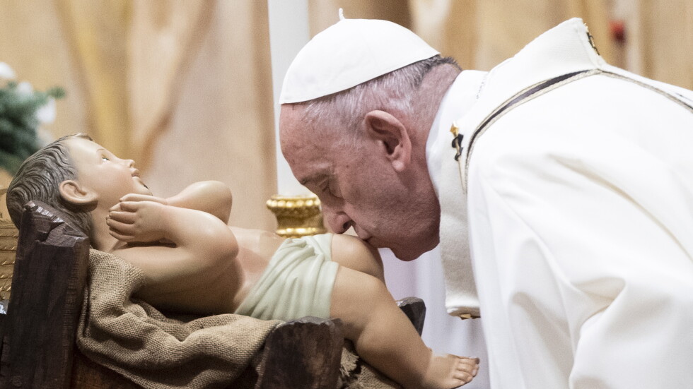 Папата призова за повече щедрост и милосърдие в коледното си послание