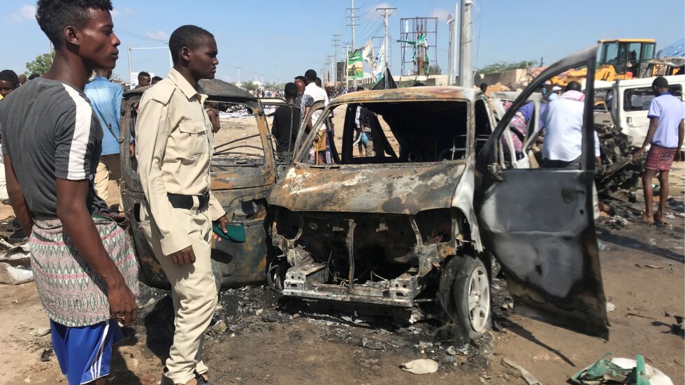 Най-малко 76 души загинаха след взрив на бомба в Сомалия