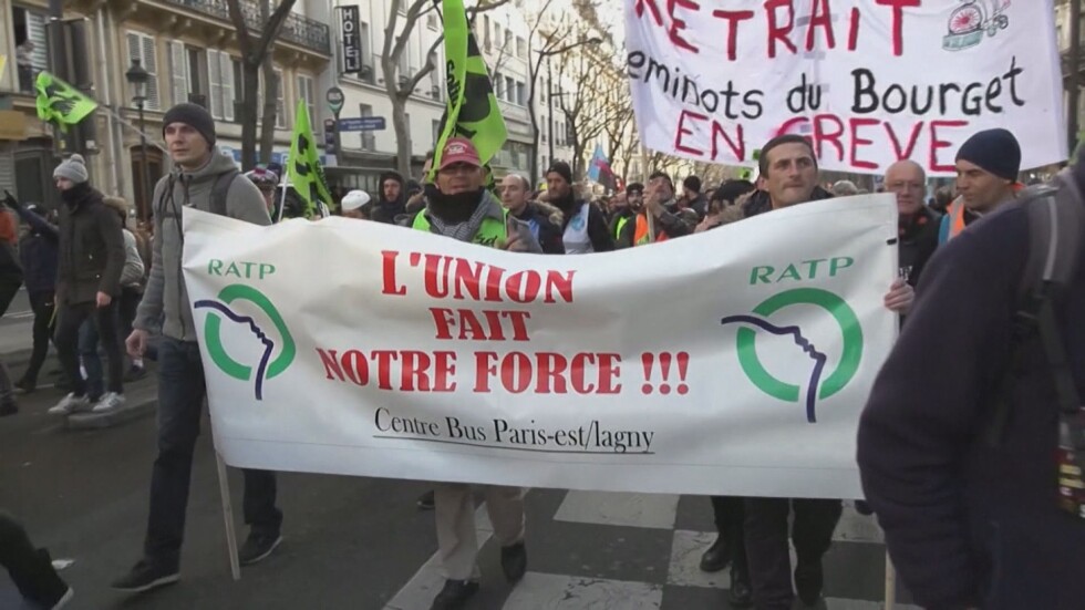24 дни продължава стачката във Франция
