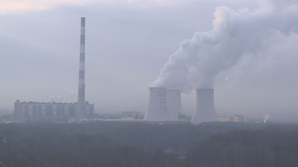 Властите в Полша заменят отоплителни котли на въглища с екологични