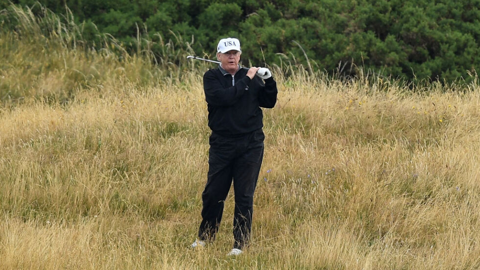 Импийчмънт? Тръмп предпочита голфа (ВИДЕО)