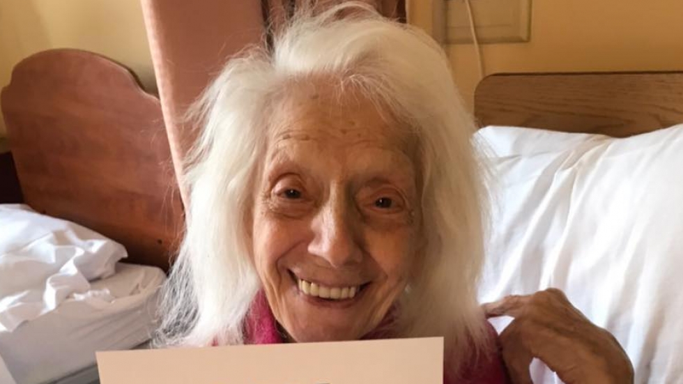 Тя е на 102 години: преживяла е испанския грип през 1918 г. и сега е победила COVID-19 - два пъти!