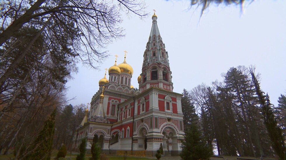 Ремонтират църквата на Шипка, паметника - през 2022 г.