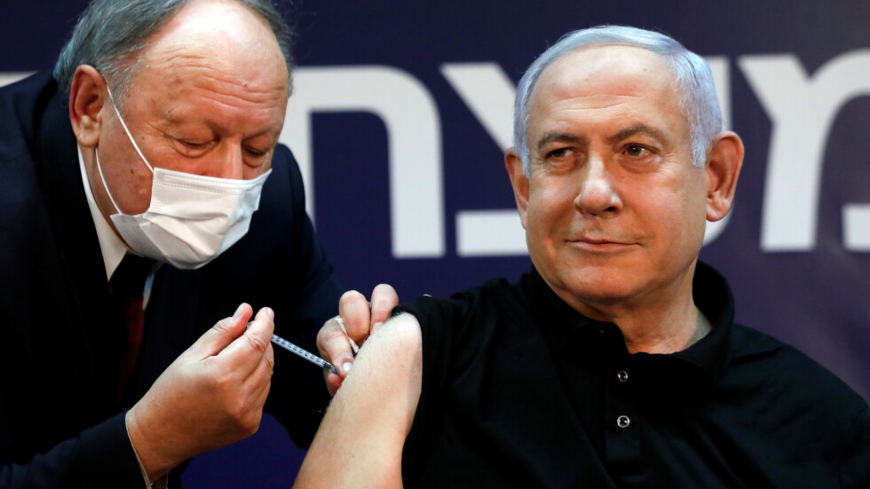 Първи в Израел: Нетаняху се ваксинира срещу COVID-19