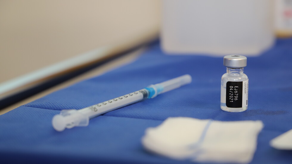 Системата за онлайн регистрация за ваксинация срещу COVID-19 спира да работи от 1 юли