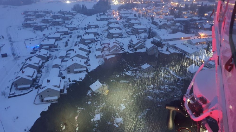 10 ранени и 26 изчезнали след огромно свлачище в Норвегия (СНИМКИ)