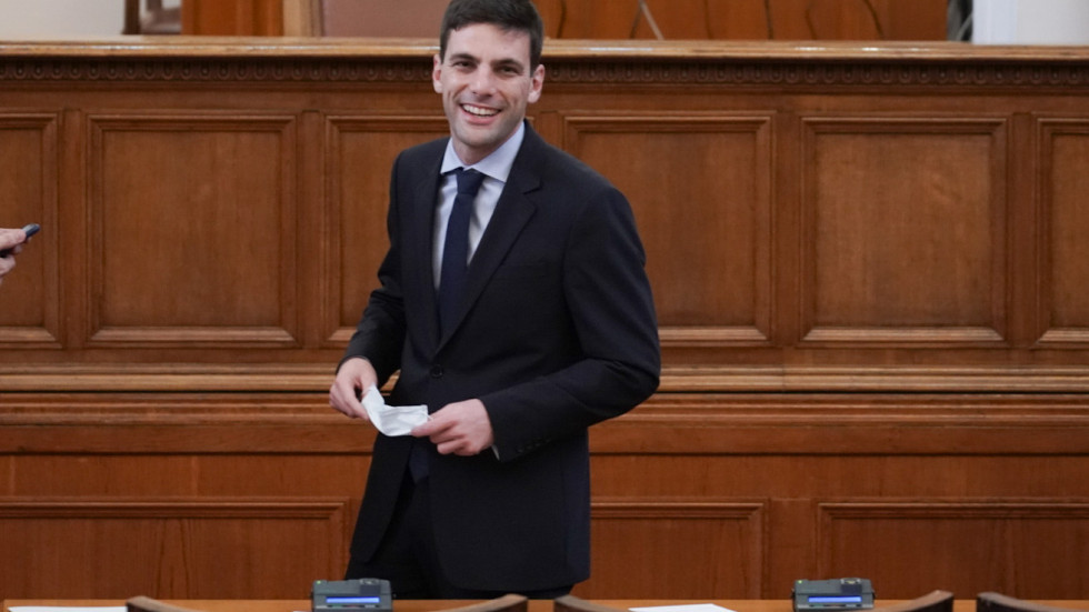 „Продължаваме промяната“ номинират Никола Минчев за председател на НС