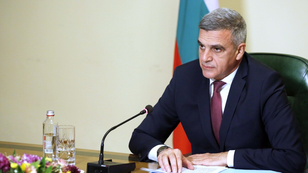 Янев: Като член на НАТО България не може да бъде обект на чужди решения
