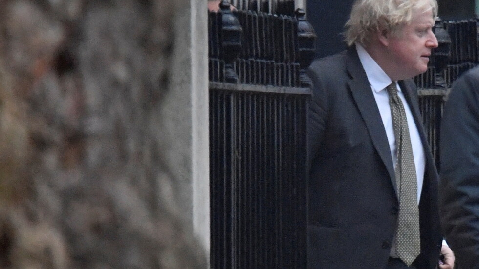Борис Джонсън понесе тежко поражение на частичните избори в Англия