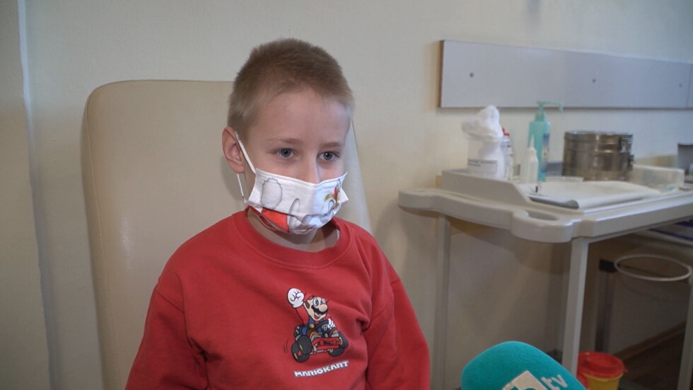 10-годишно момче е първото ваксинирано дете в Пловдив