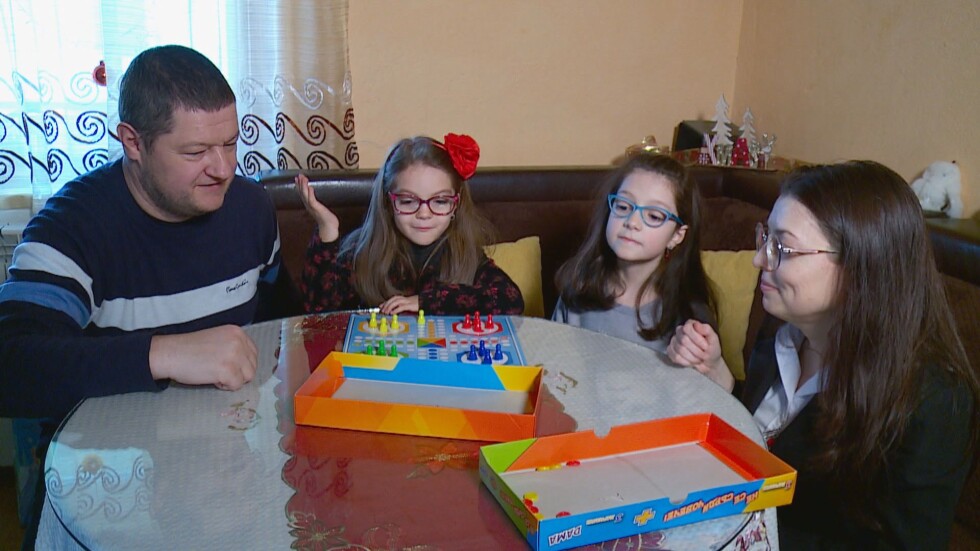 "Българската Коледа": 7-годишната Микаела мечтае да порасне като връстниците си