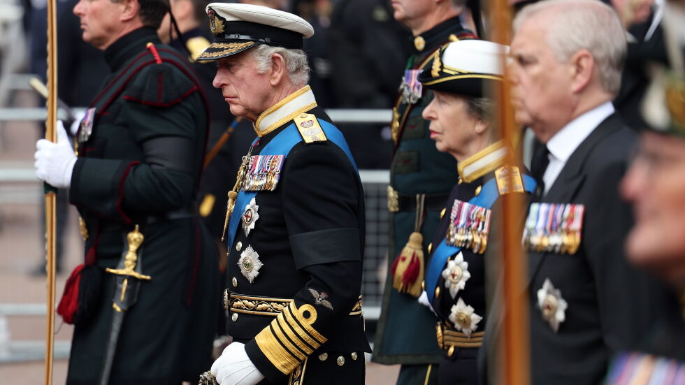 Коронацията на Чарлз III: Хиляди военни от 35 държави ще участват в церемонията